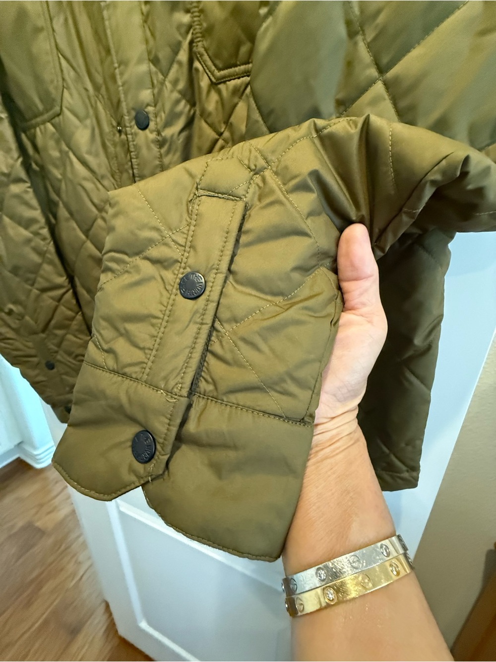 The North Face Men's Reversible Quilted Jacket in Olive and Black size L - Picture 3 of 6